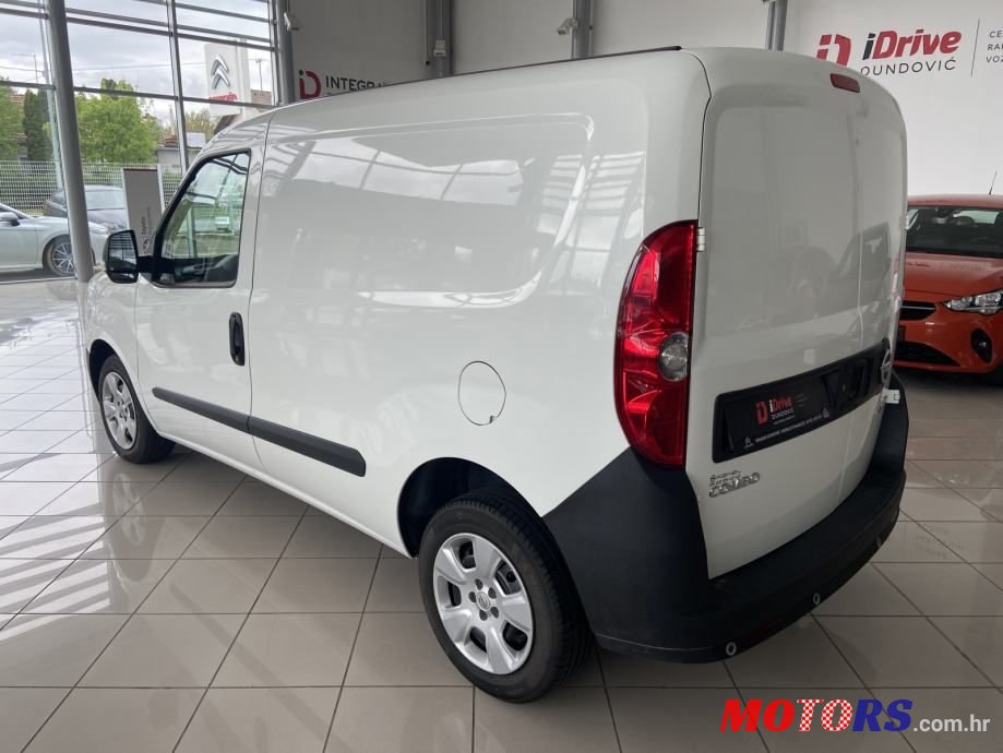 2017' Opel Combo photo #6