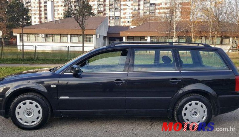 2000' Volkswagen Passat Variant photo #1