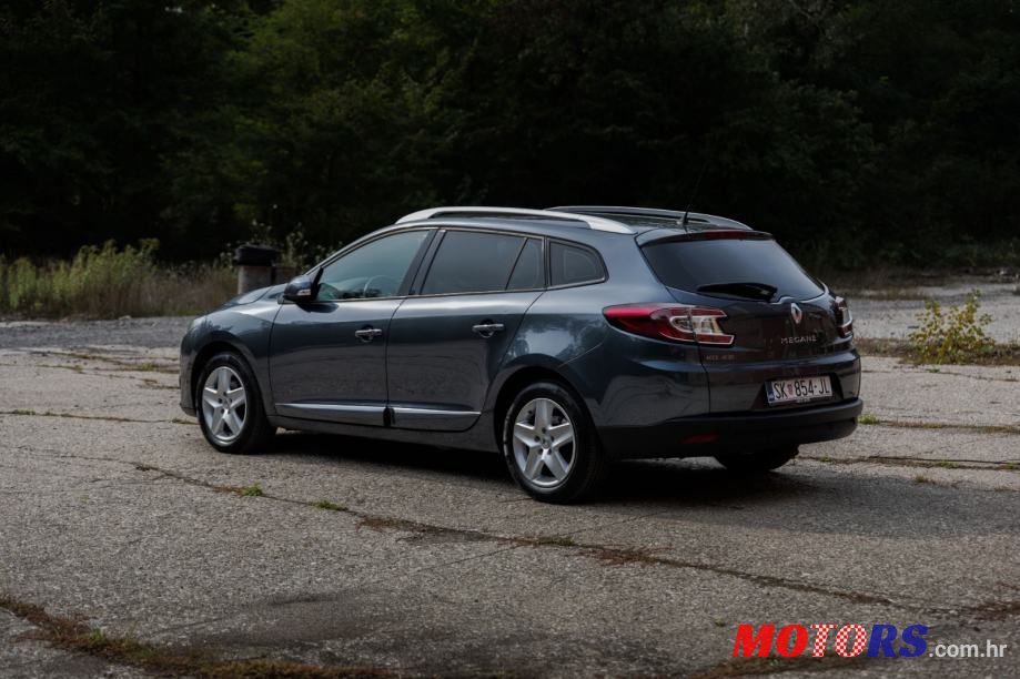 2015' Renault Megane Grandtour Dci photo #2