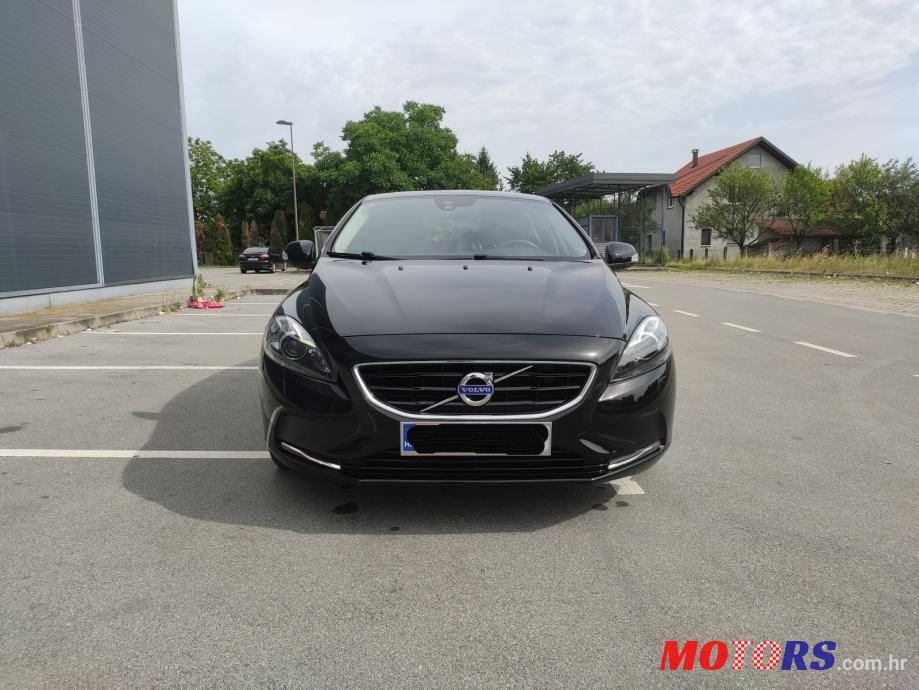 2014' Volvo V40 D2 photo #1