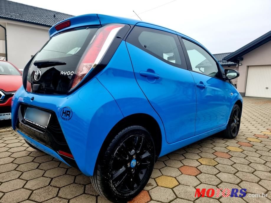 2015' Toyota Aygo 1,0 Vvt-I X photo #5