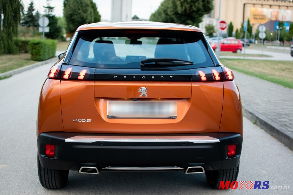 2020' Peugeot 2008 1,2 Puretech photo #6
