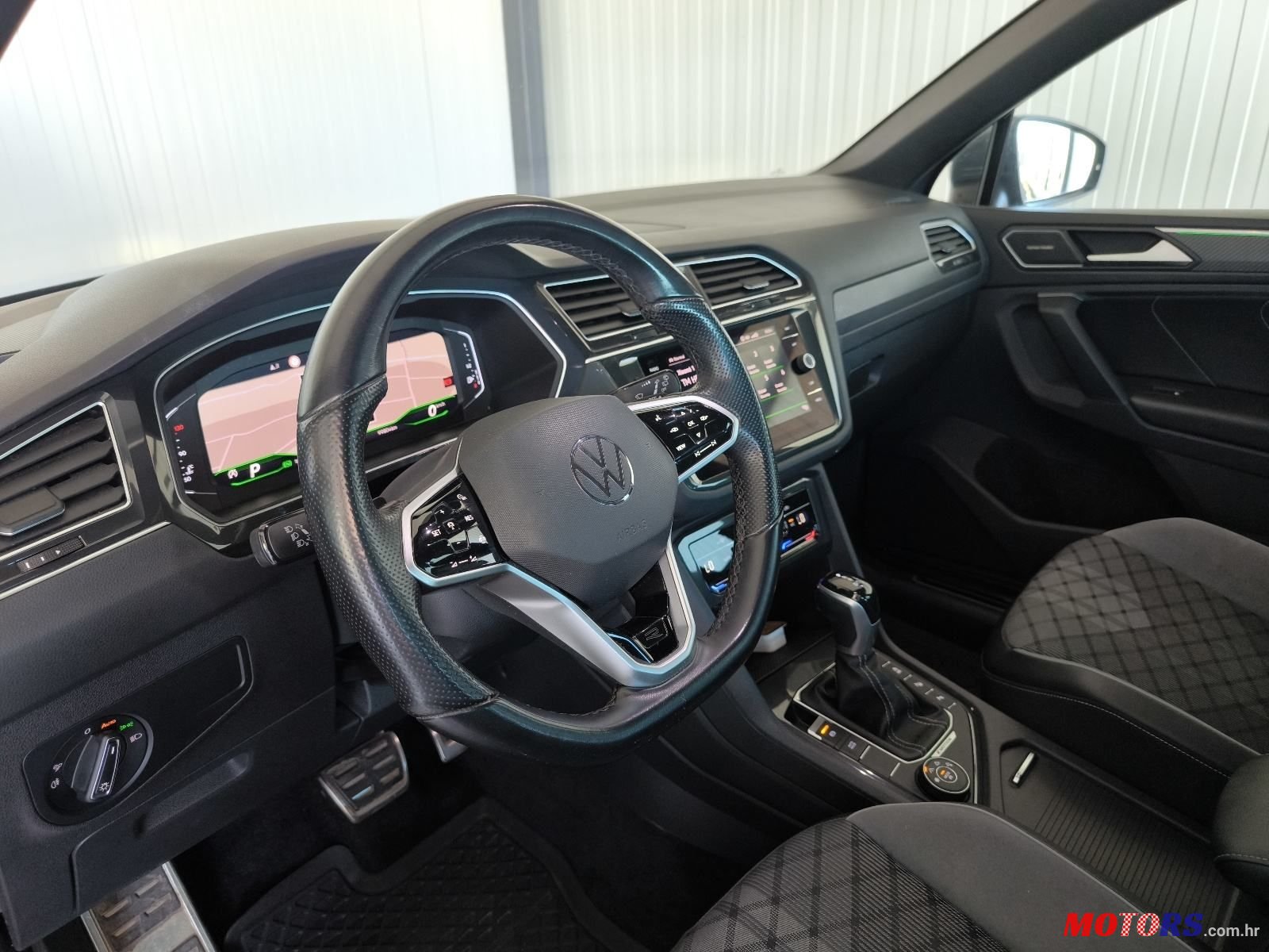 2022' Volkswagen Tiguan 2,0 photo #5