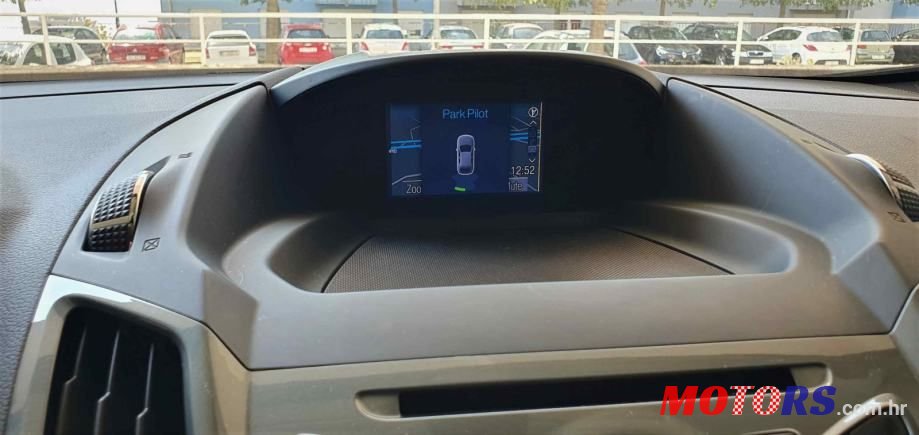 2013' Ford C-MAX photo #6