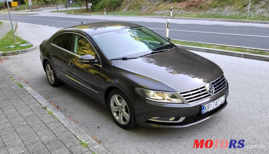 2012' Volkswagen Passat photo #3