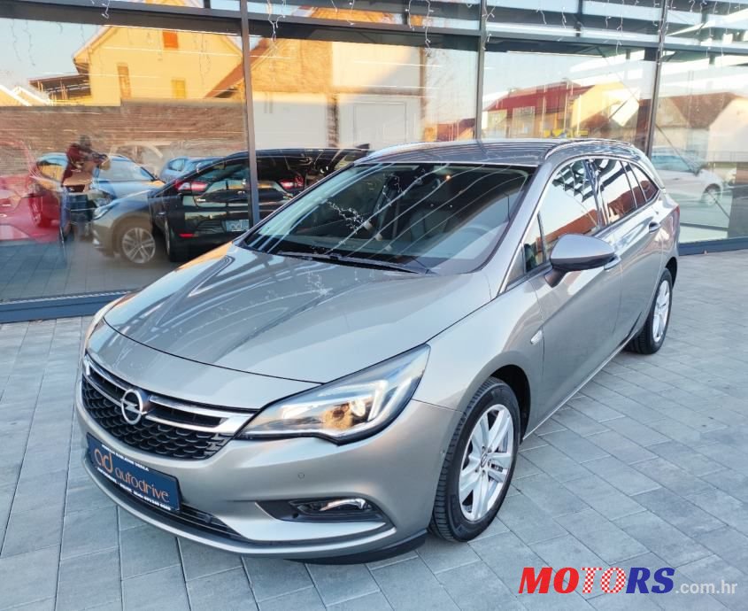 2017' Opel Astra Karavan photo #1