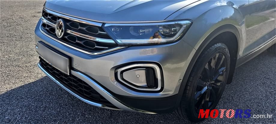 2022' Volkswagen T-Roc 2,0 photo #3