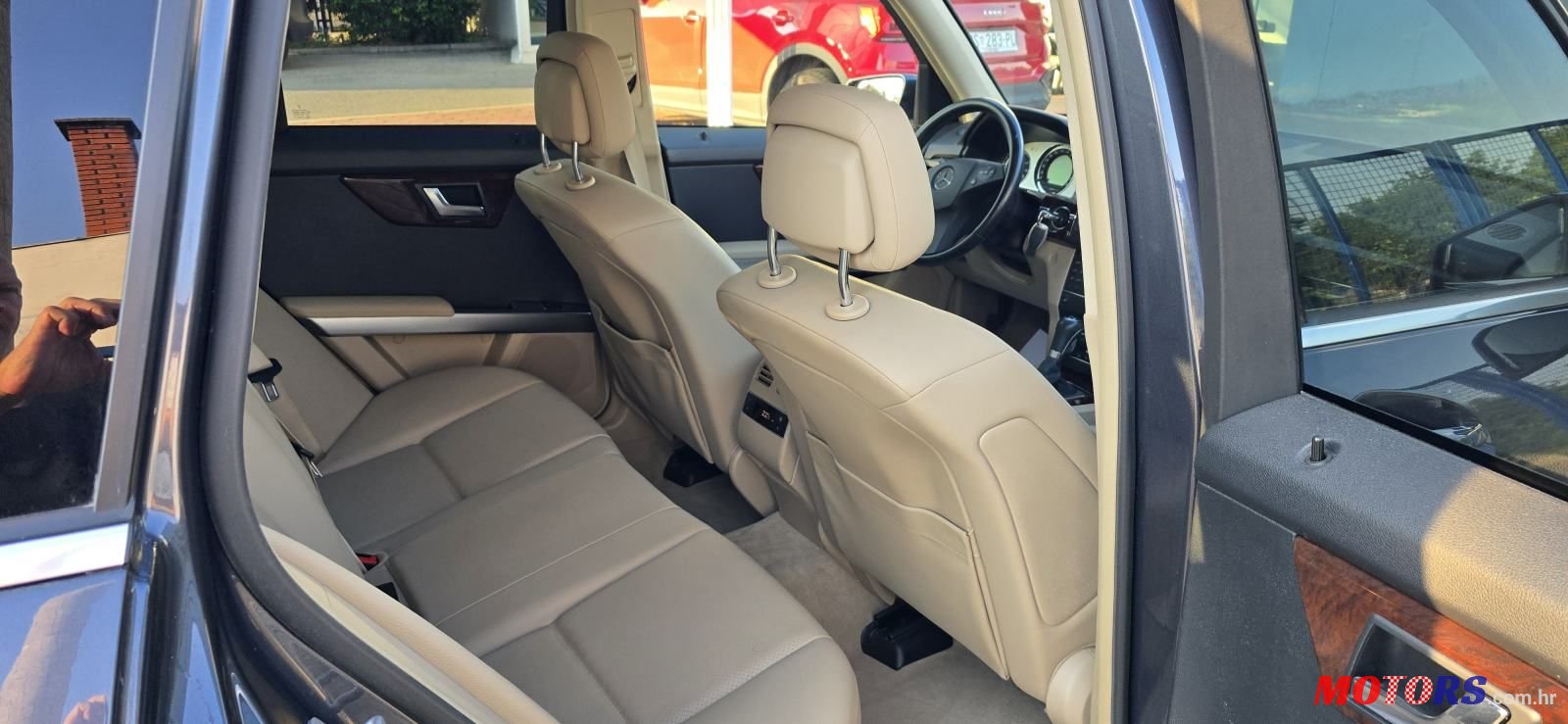2012' Mercedes-Benz GLK 220 4Matic photo #6