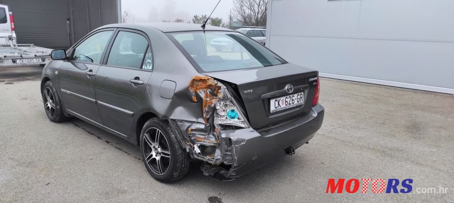 2004' Toyota Corolla Sedan 1.4 D-4D photo #2