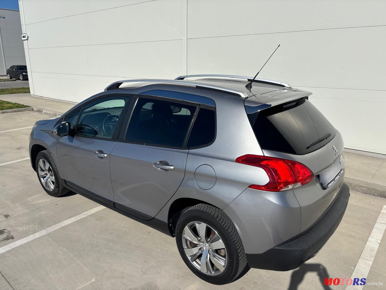 2015' Peugeot 2008 1,2 photo #4