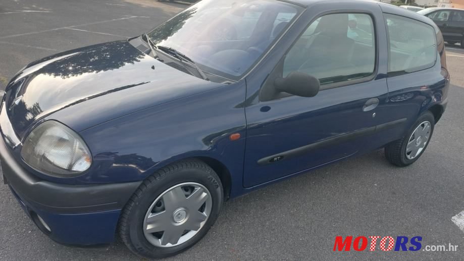 2001' Renault Clio 1,4 photo #2