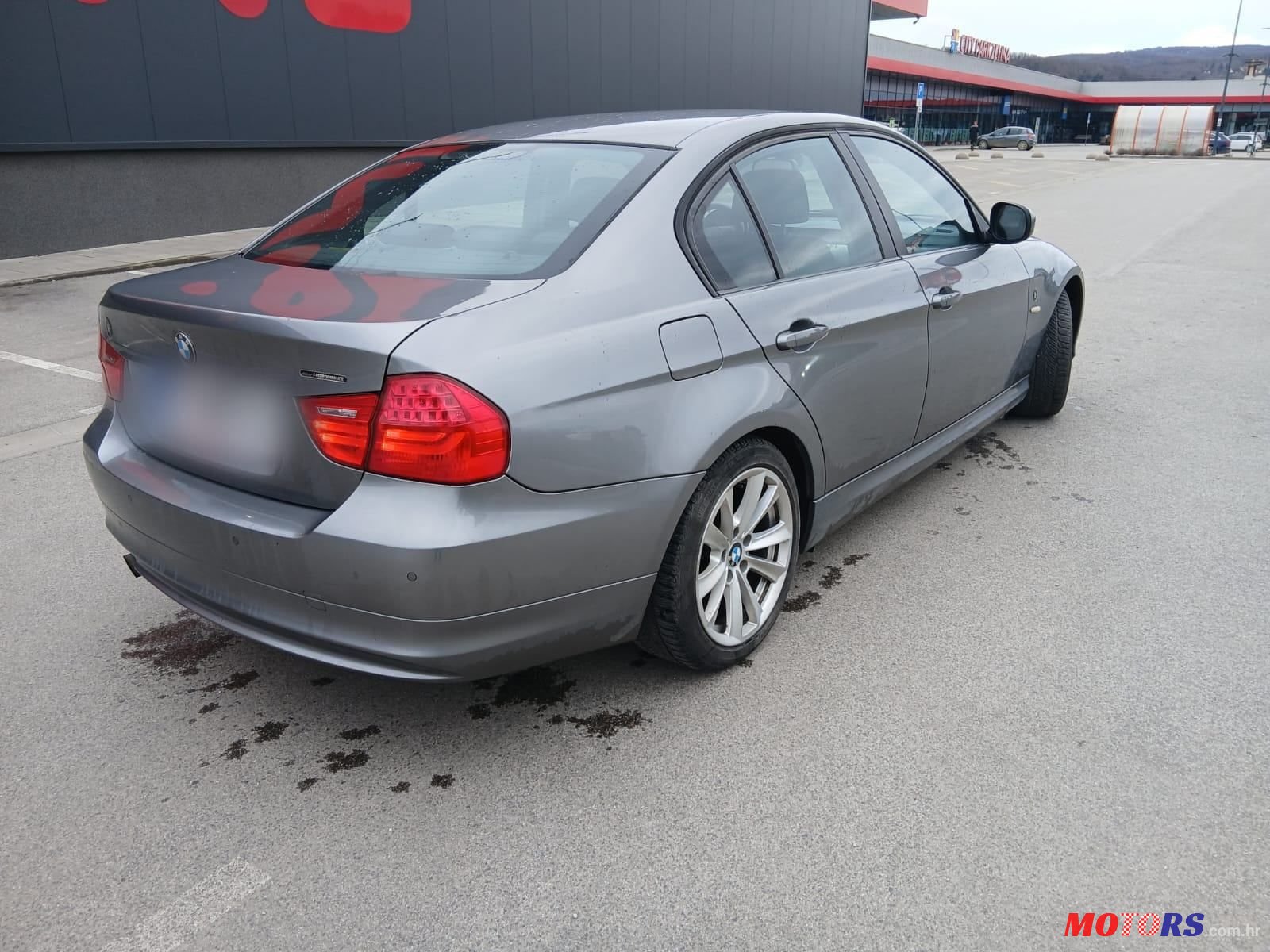 2010' BMW Serija 3 316D photo #4