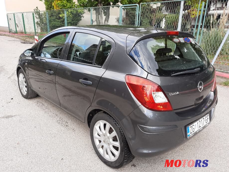 2011' Opel Corsa photo #2