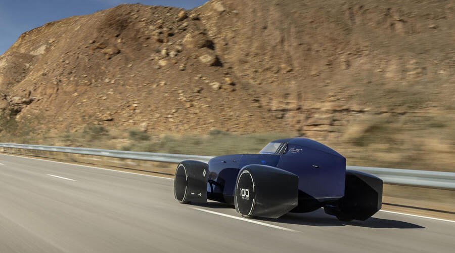 Renault concept goes 626 miles on a charge at motorway speed