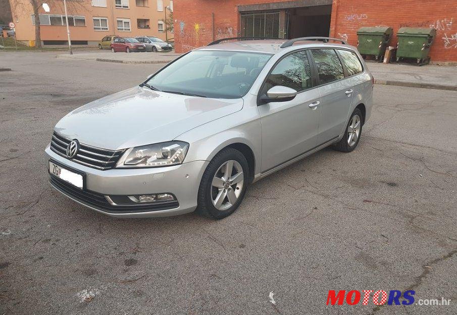 2011' Volkswagen Passat Variant photo #1