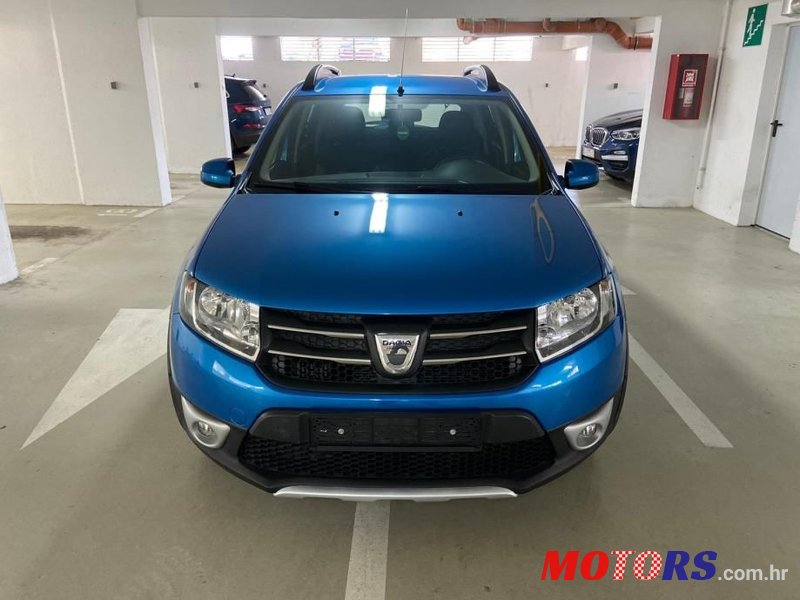 2015' Dacia Sandero photo #2