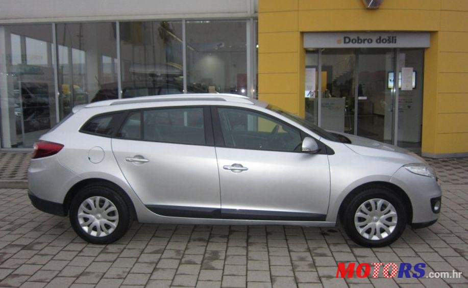 2013' Renault Megane Grandtour photo #2