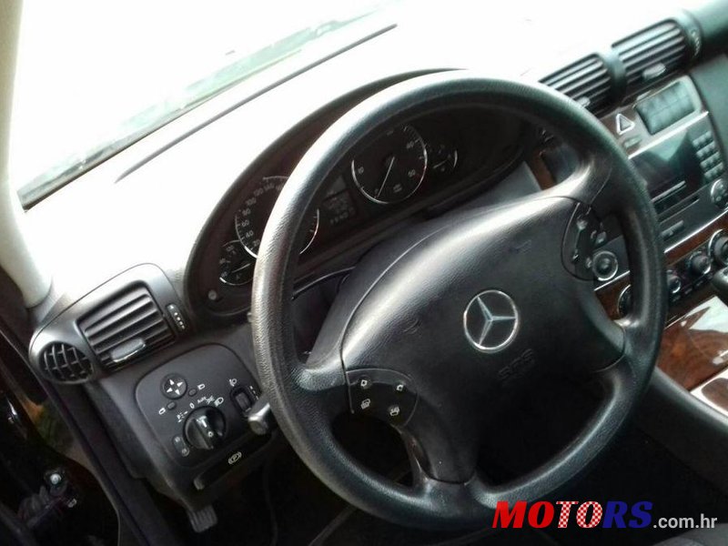 2005' Mercedes-Benz C-Class 200 Classic photo #1