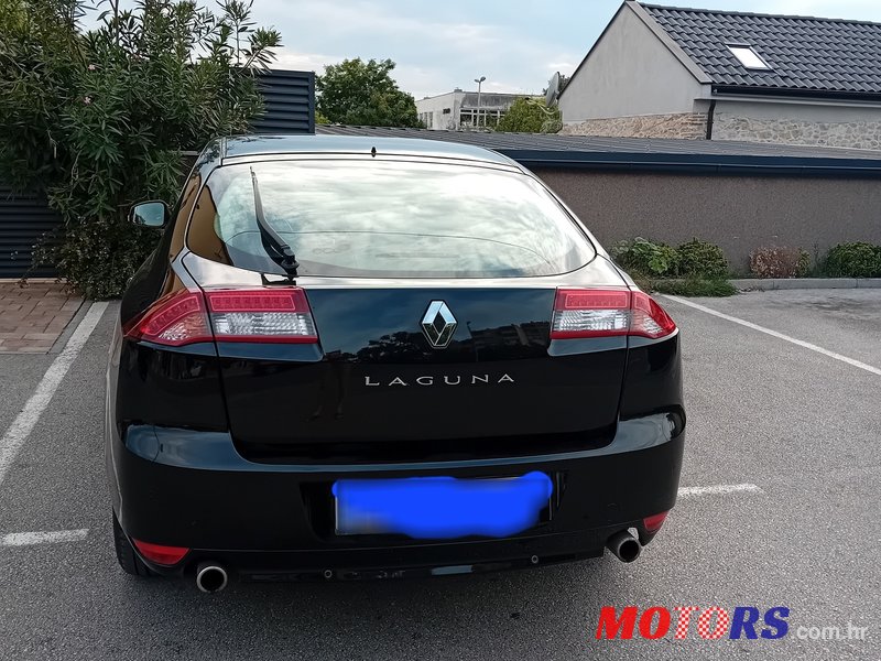 2011' Renault Laguna 2.0dci photo #2