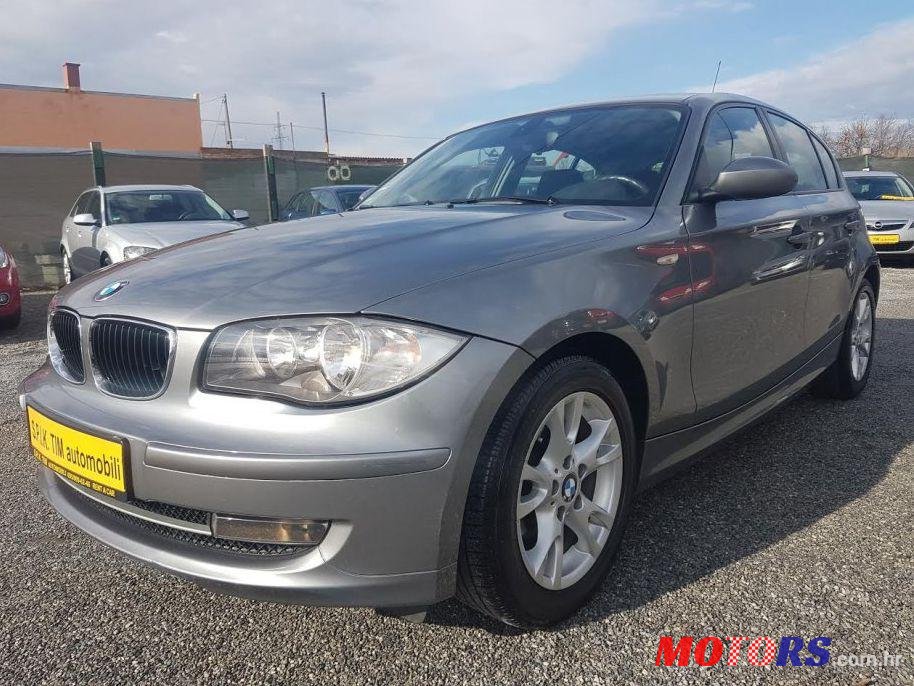 2010' BMW 1 Series 118D photo #3