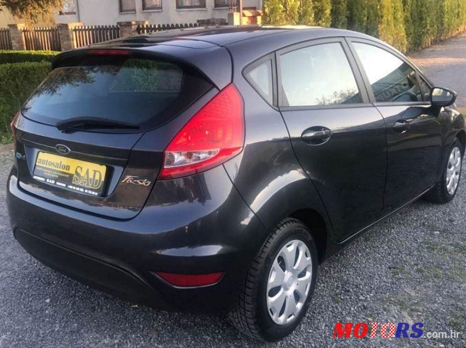 2010' Ford Fiesta 1,6 photo #2