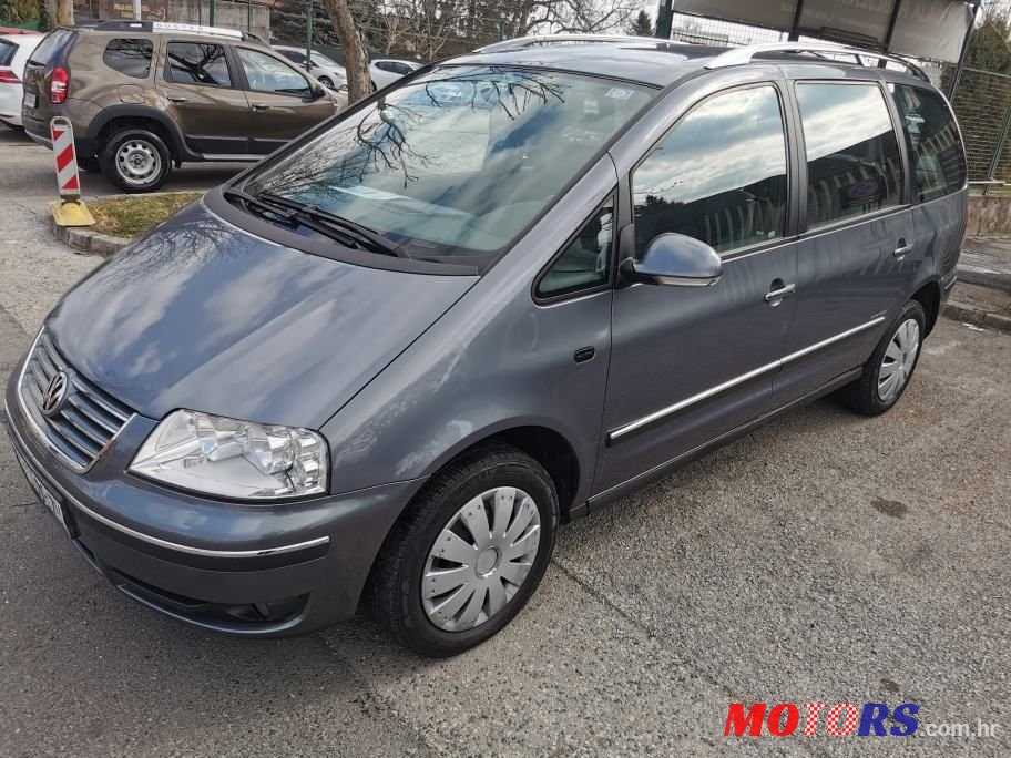 2009' Volkswagen Sharan 2,0 Tdi photo #1