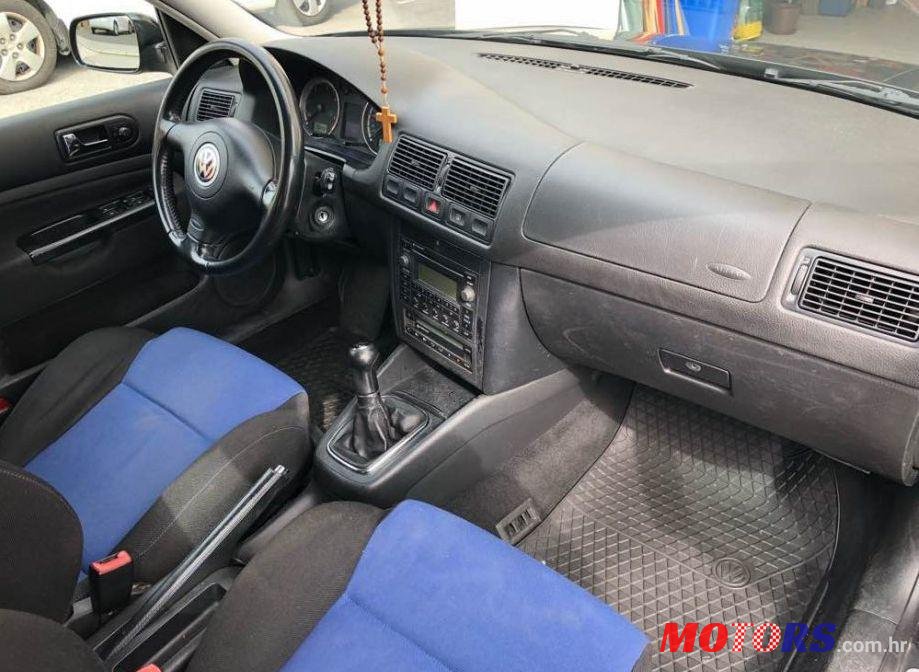 2002' Volkswagen Golf IV 1,9 Tdi photo #1