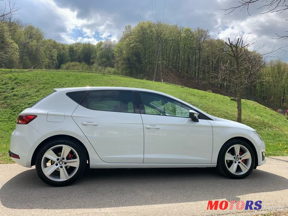 2015' SEAT Leon photo #6