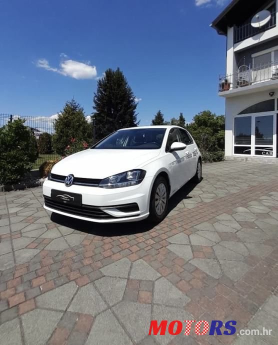 2017' Volkswagen Golf 7 1,0 Tsi photo #1
