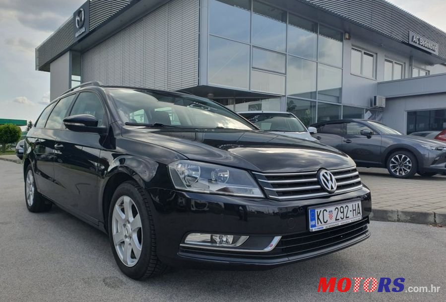 2011' Volkswagen Passat Variant 1,6 Tdi photo #1