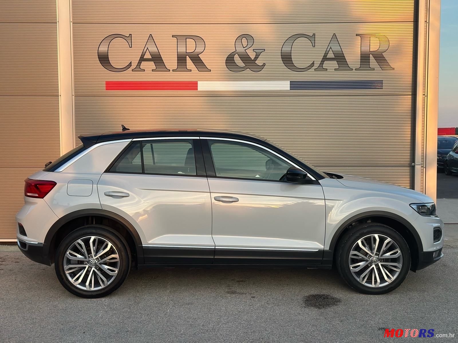 2019' Volkswagen T-Roc Style 1.0 Tsi photo #4