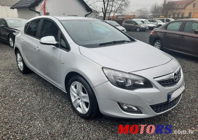 2012' Opel Astra 1,7 Cdti photo #1