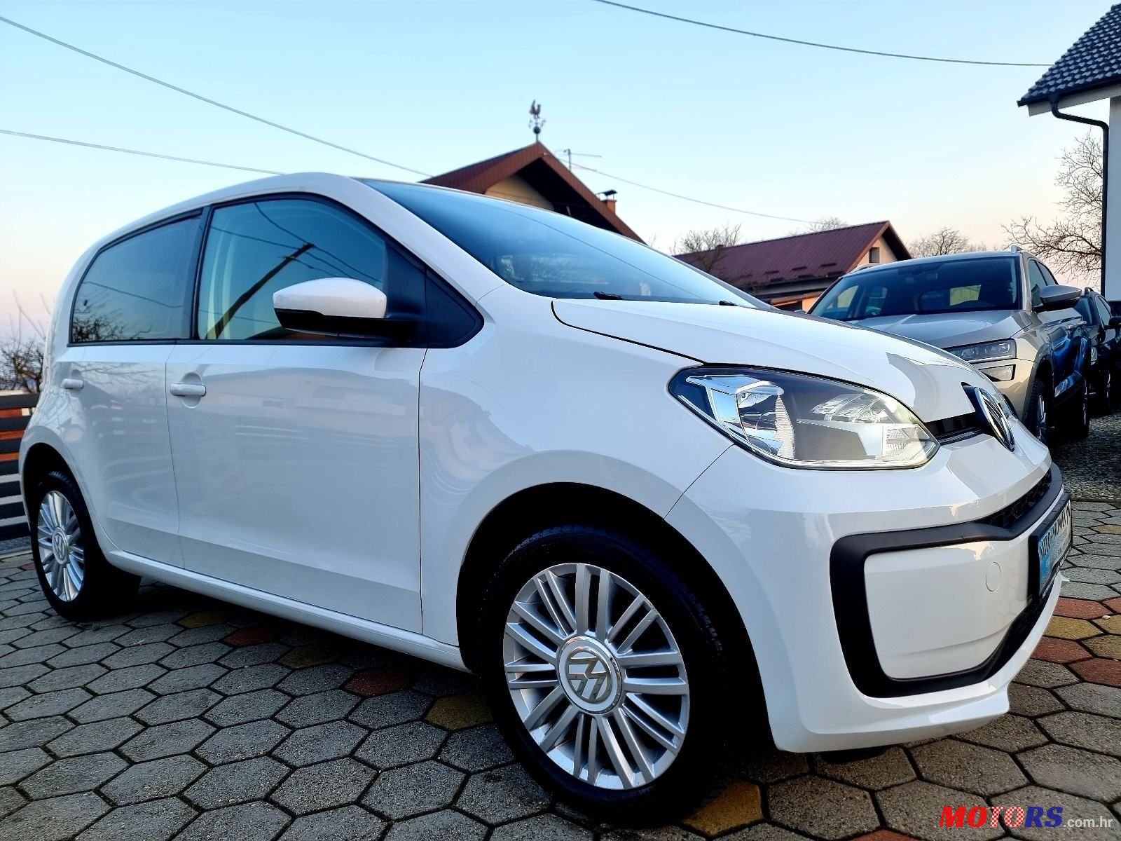 2017' Volkswagen Up! 1,0 photo #3
