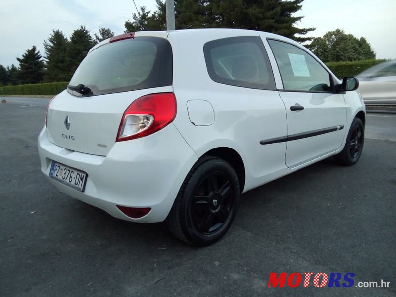 2010' Renault Clio 1,5 Dci photo #6