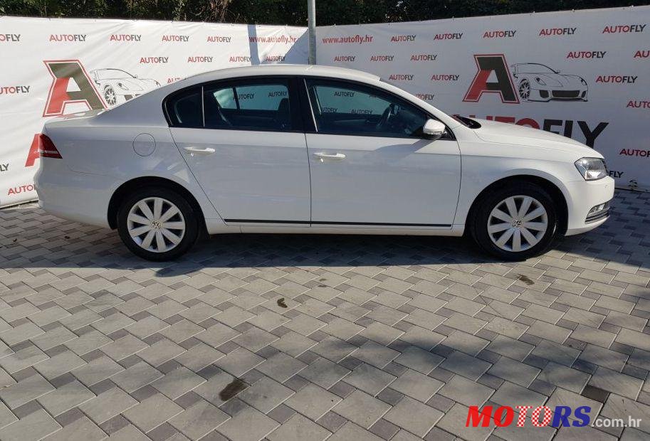 2012' Volkswagen Passat photo #2