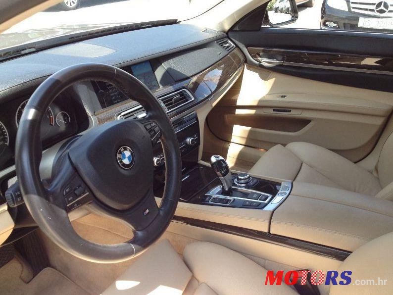 2011' BMW 7 Series 740D photo #2