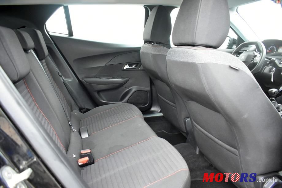 2021' Peugeot 2008 photo #6