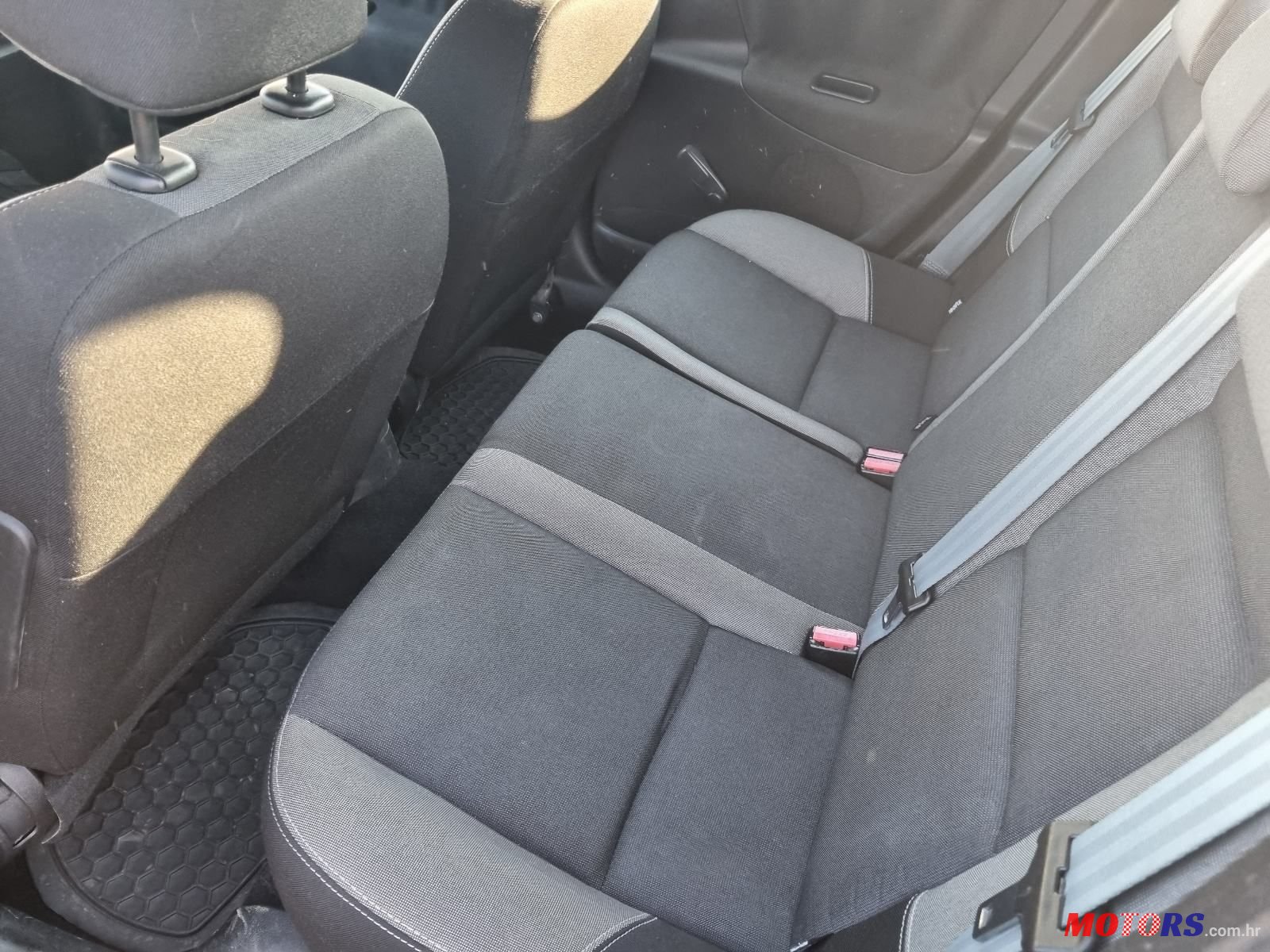 2011' Peugeot 207 1,4 Vti photo #4