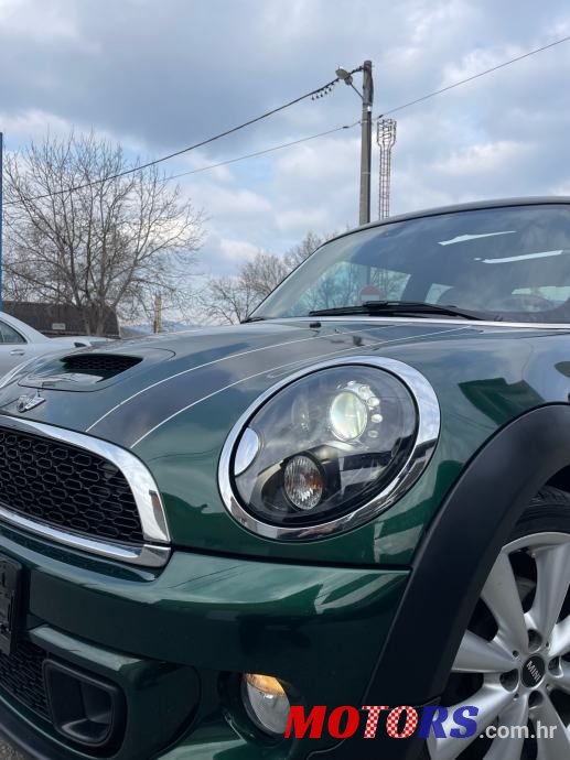 2013' MINI Cooper Cooper Sd photo #3