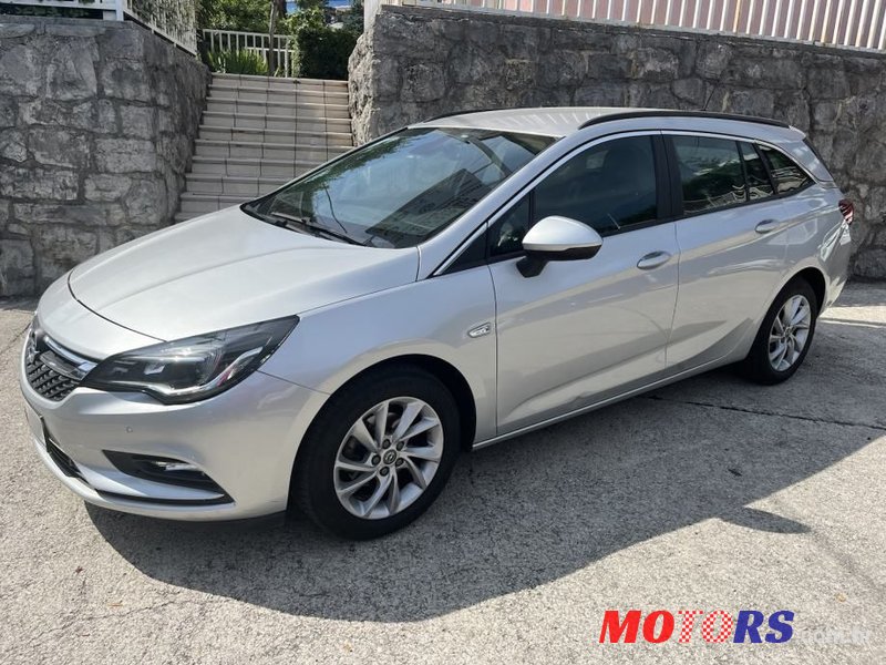 2020' Opel Astra 1.6 Cdti photo #3