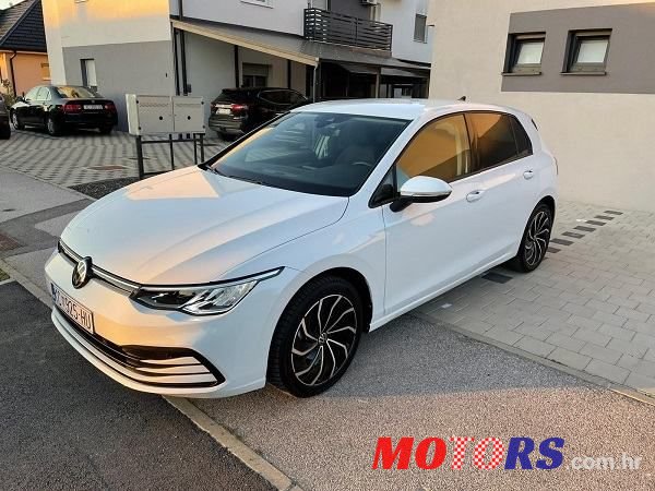 2021' Volkswagen Golf 8 2,0 Tdi photo #1