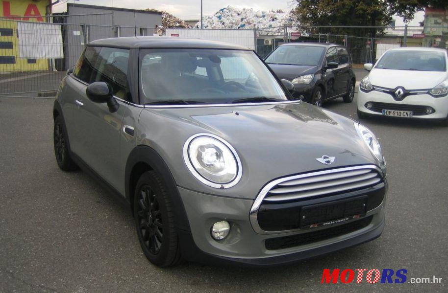 2014' MINI Cooper Diesel F55 photo #1