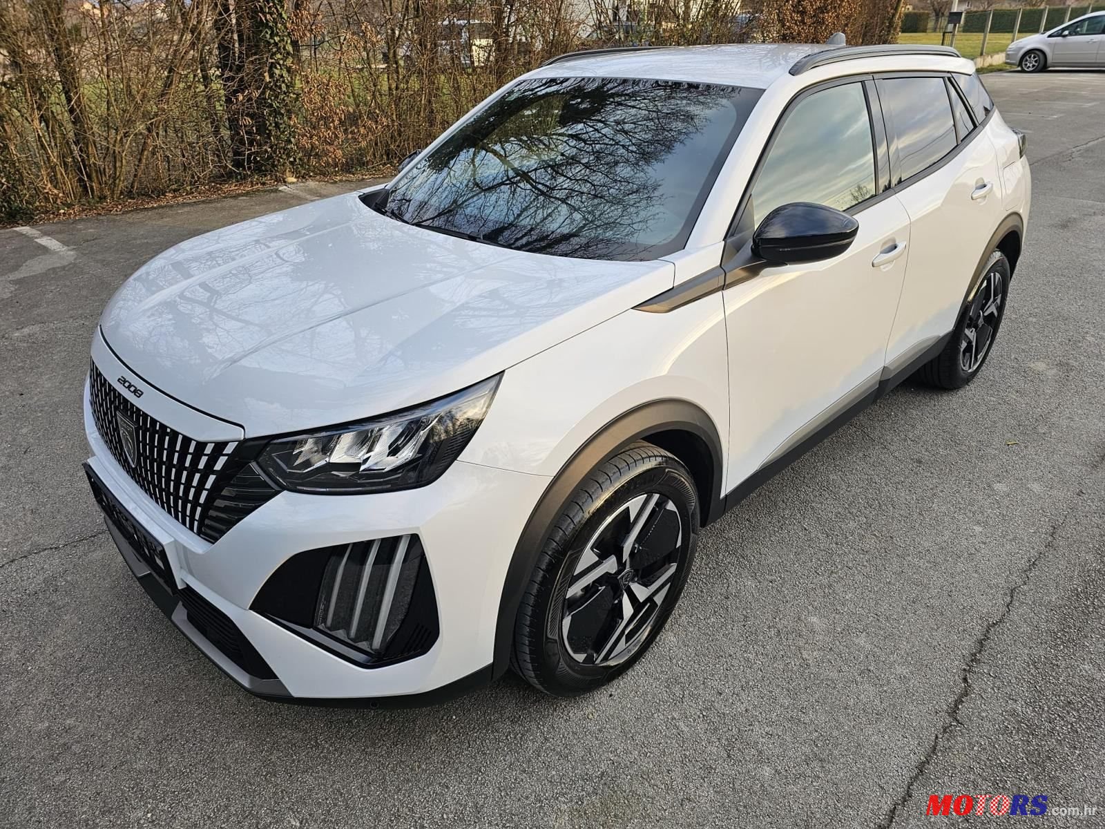 2024' Peugeot 2008 1.2 photo #3