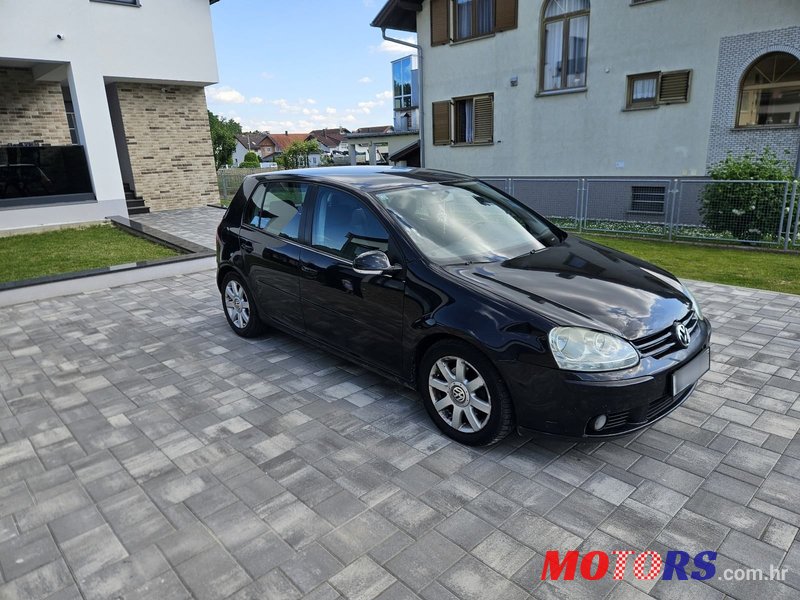 2004' Volkswagen Golf V 2,0 Tdi photo #2