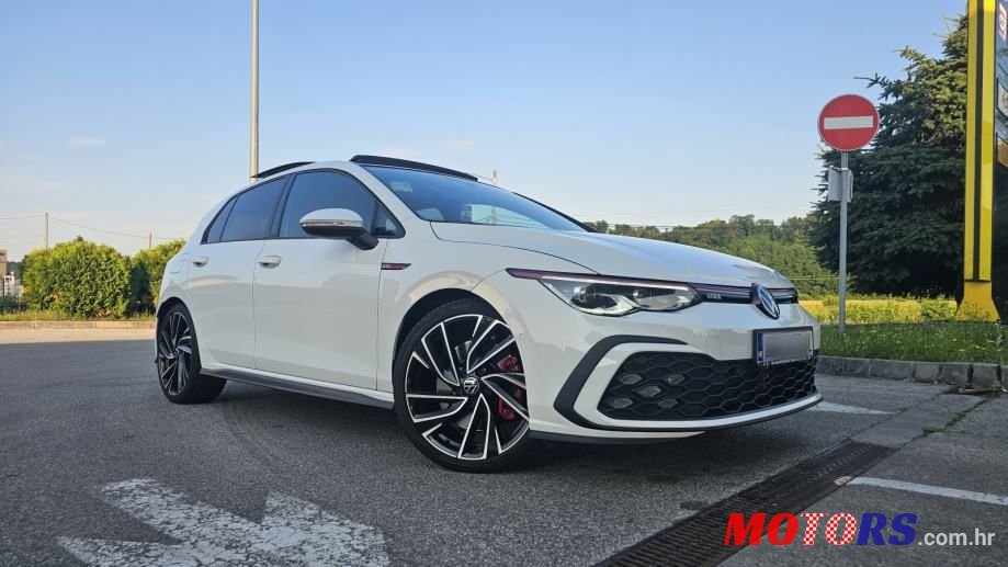 2022' Volkswagen Golf VIII photo #1