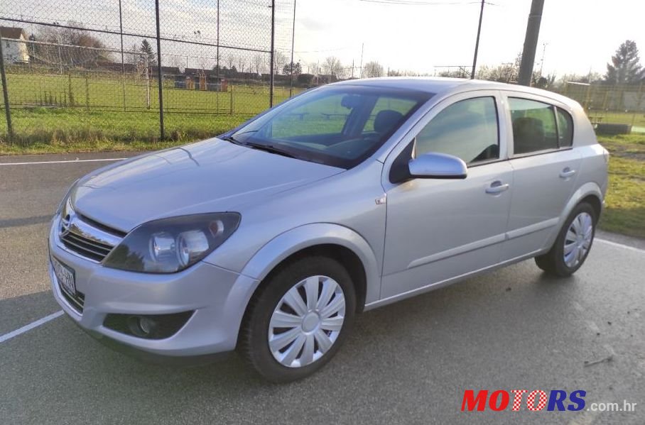 2012' Opel Astra 1,6 Classic photo #1