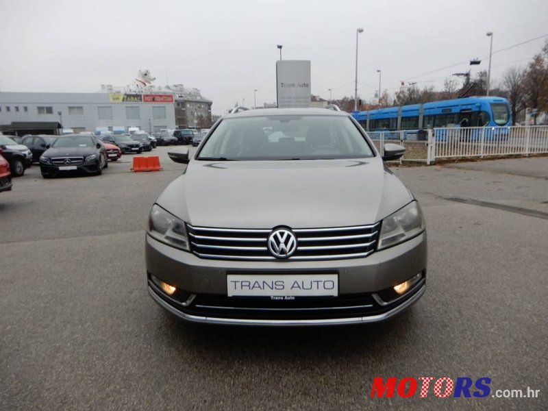 2012' Volkswagen Passat 1.6 Tdi photo #2