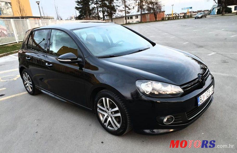 2010' Volkswagen Golf VI 1,6 Tdi photo #1