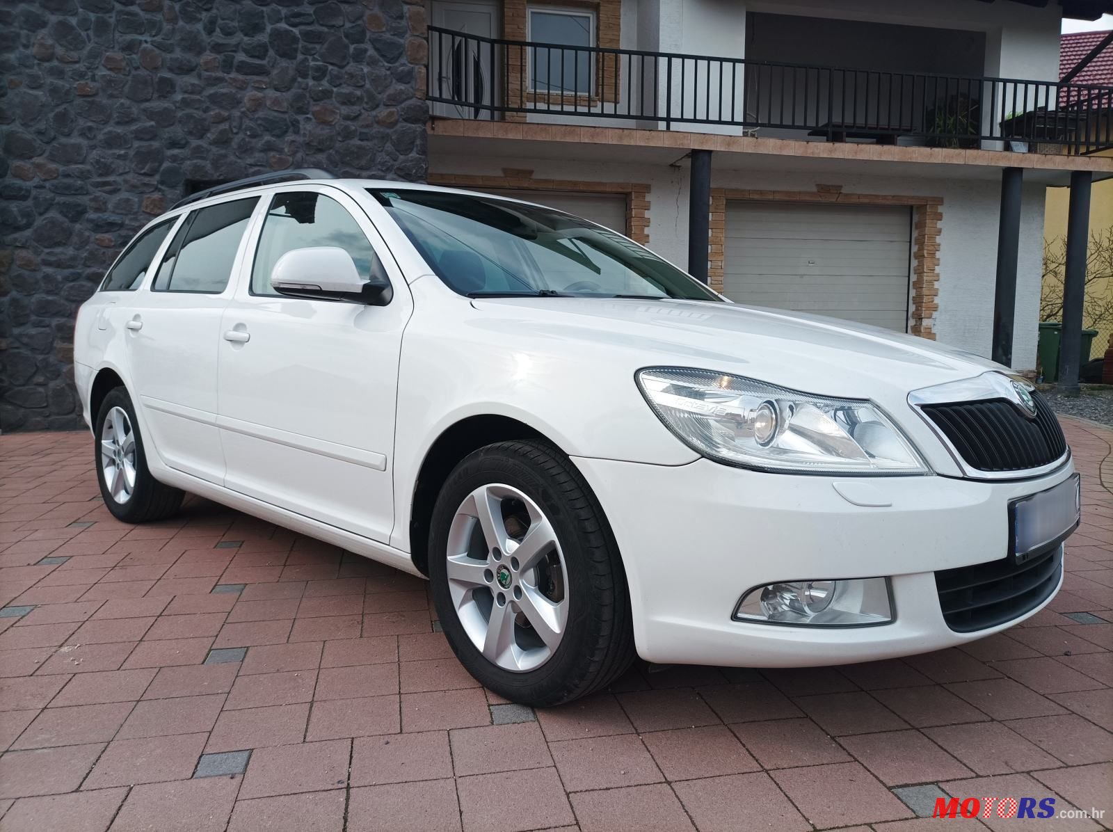 2012' Skoda Octavia Combi photo #3