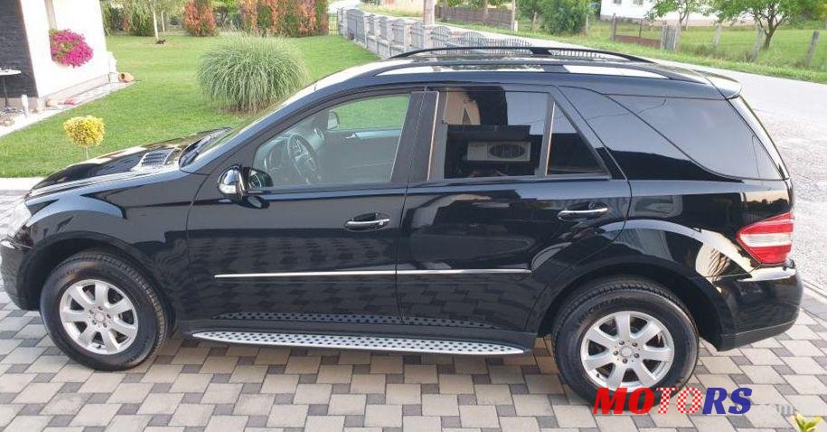 2009' Mercedes-Benz Ml 280 Cdi photo #1